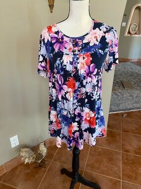 Floral Short-Sleeve Swing Top - Navy/Pink